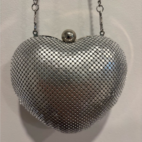 Forever 21 Handbags - Forever 21 Elegant Silver Heart Mesh Clutch